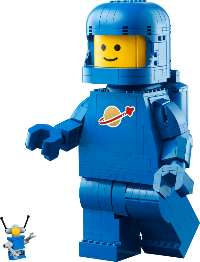 LEGO Up-Scaled Blue Astronaut Minifigure (40921)